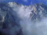 Falaise dans les nuages - Falaise dans les nuages.jpg
